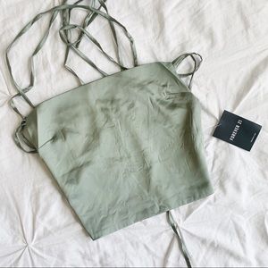 ✖️SOLD✖️NWT // F21 satin crop top
